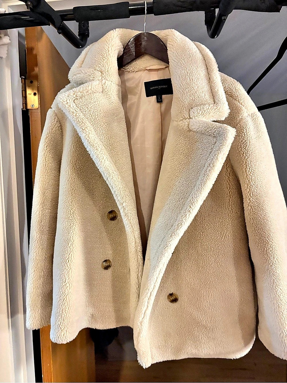 Banana Republic Sherpa Teddy Coat in Cream, Medium